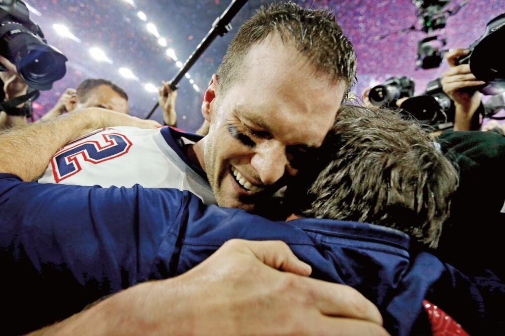 Brady agradeció al entrenador en jefe de Patriots, Bill Bellichi (MATTHEW EMMONS. USA TODAY SPORTS)