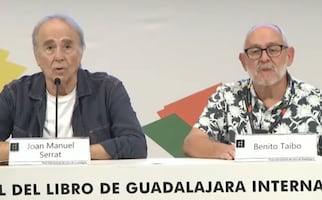 En medio del desorden Serrat se retira de su charla en la FIL Guadalajara pero regresa