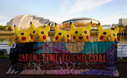 Manifestantes disfrazados de Pikachu piden poner fin a las centrales de carbón en Japón