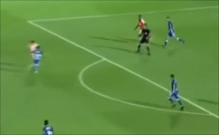 Árbitro anota un gol en el futbol de Colombia