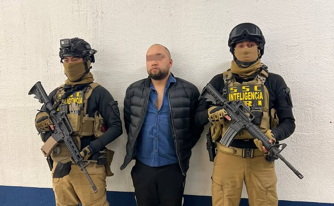 Sujeto creador de skimmer para clonar tarjetas. Foto: EL UNIVERSAL