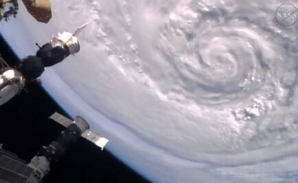 Dos astronautas salen de la EEI para reparar unidad defectuosa