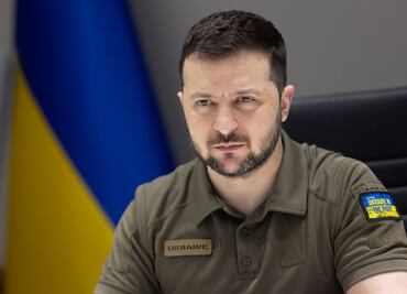 Denuncia Volodimir Zelenski "atrocidades" rusas en Jersón y más de 400 crímenes guerra