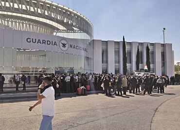 Agentes relevados de la Guardia Nacional increpan a mando