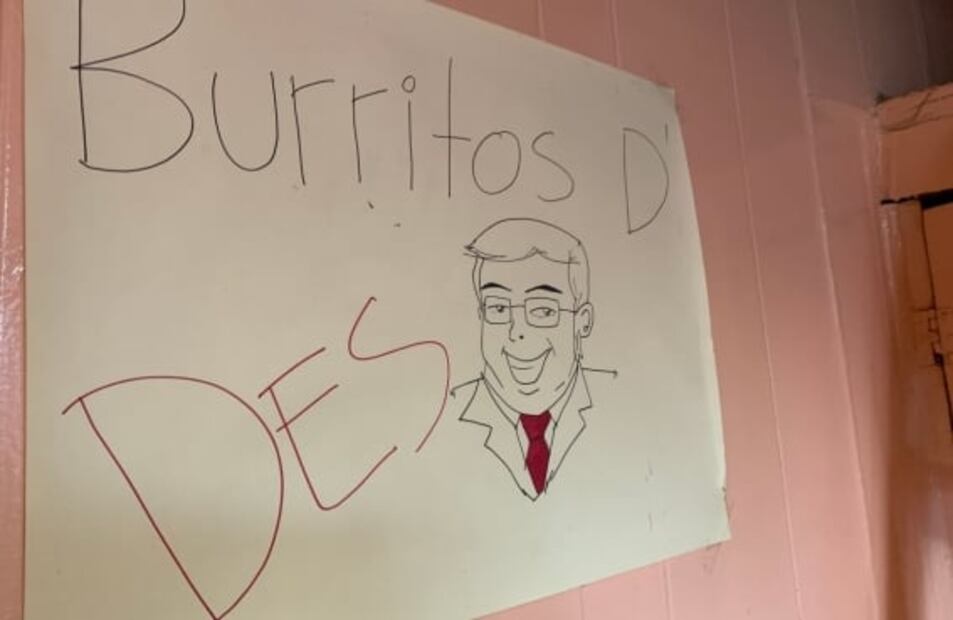 Este es el “DesEbrard”, el burrito que dedicaron a Marcelo Ebrard en negocio de Ciudad Juárez 