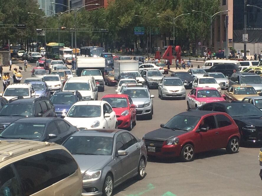 Afectación vial en Juárez, Reforma, Bucareli y Balderas debido a la presencia de manifestantes (Fernando Ramírez/ EL UNIVERSAL)