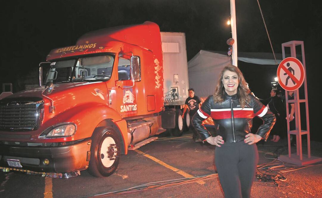 Chagoyán, comparte tips para manejar en carretera en Facebook y regresa con su personaje a tv.Foto: Armando Pereda/EL UNIVERSAL