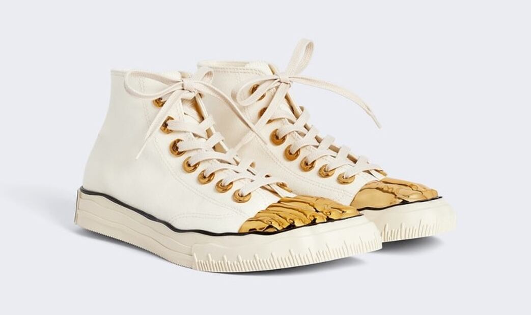 Tenis de Schiaparelli. Foto: Schiaparelli