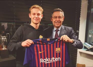 Barcelona paga exorbitante cifra por Frenkie de Jong