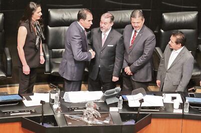 Raúl Cervantes protesta como nuevo titular de la PGR