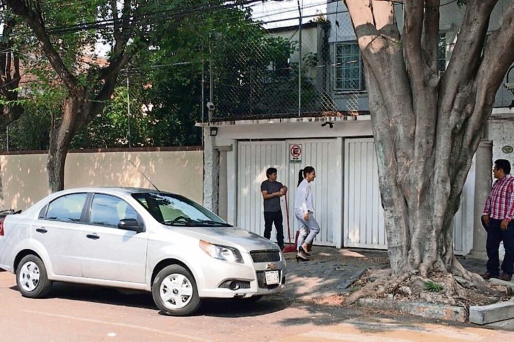 Claudia Sheinbaum informó que seguirá usando la casa de campaña de Sevilla 716, en la colonia Portales; detalló que el propietario se las prestará sin costo durante los próximos cinco meses, hasta la toma de protesta el 5 de diciembre (GERARDO SUÁREZ)