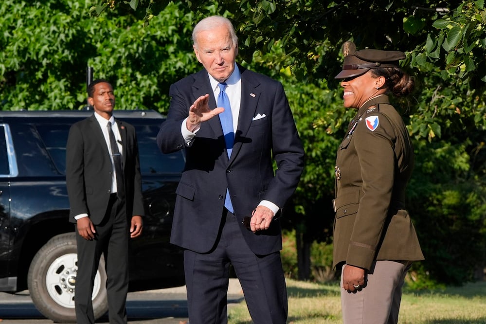 El presidente Joe Biden al llegar a Fort Lesley J. McNair, en Washington, a su regreso de Camp David. Foto: AP
