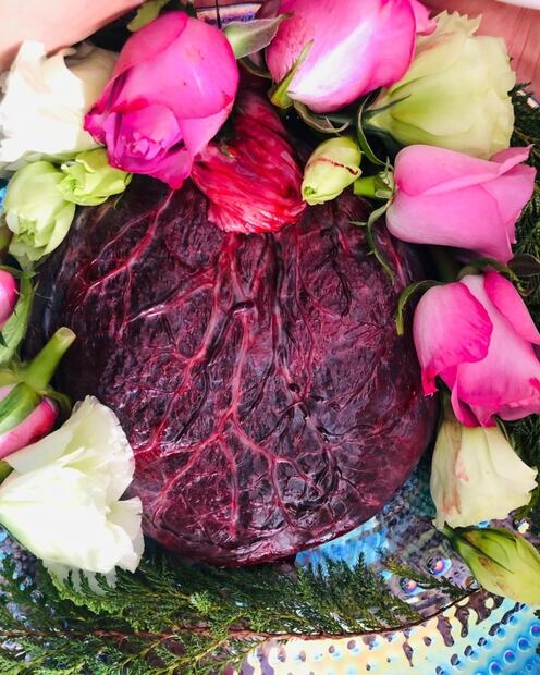Con foto de su placenta, Irán Castillo anuncia el nacimiento de su hijo