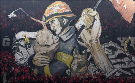 Fans turcos homenajean con emotivo mosaico a Proteo, el perro mexicano que murió en Turquía