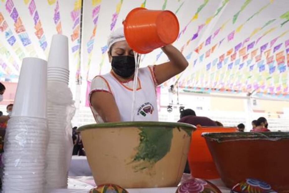 Tejate y tamales, dos delicias presentes en la Guelaguetza