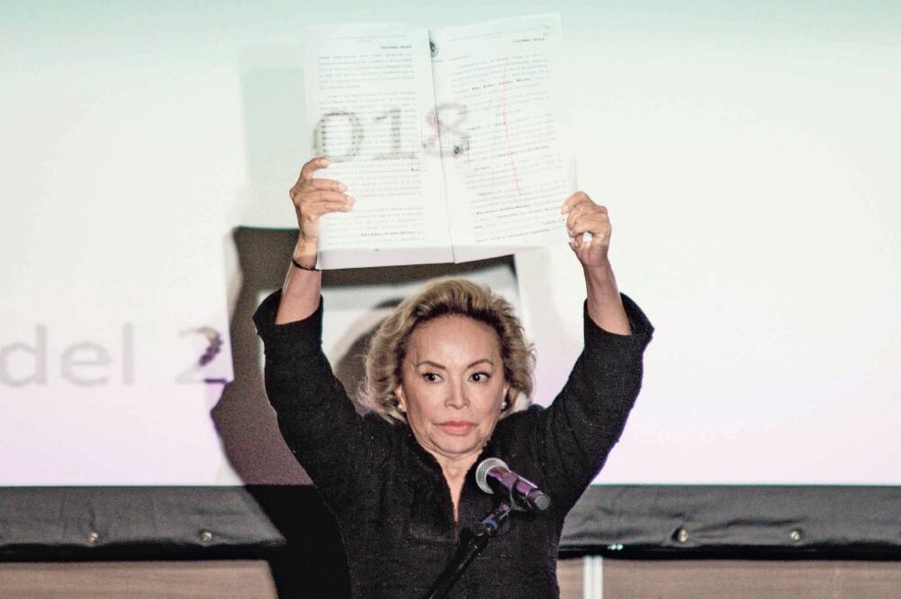 Puesto clave. Nora Guadalupe Ugarte Ramírez trabajó como secretaria de caja general del SNTE cuando Elba Esther era su líder. Foto: ARCHIVO EL UNIVERSAL