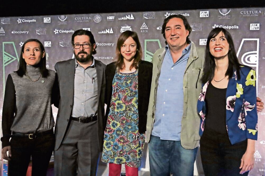 El equipo de Ambulante durante una conferencia de prensa para promover la gira de documentales (AP)