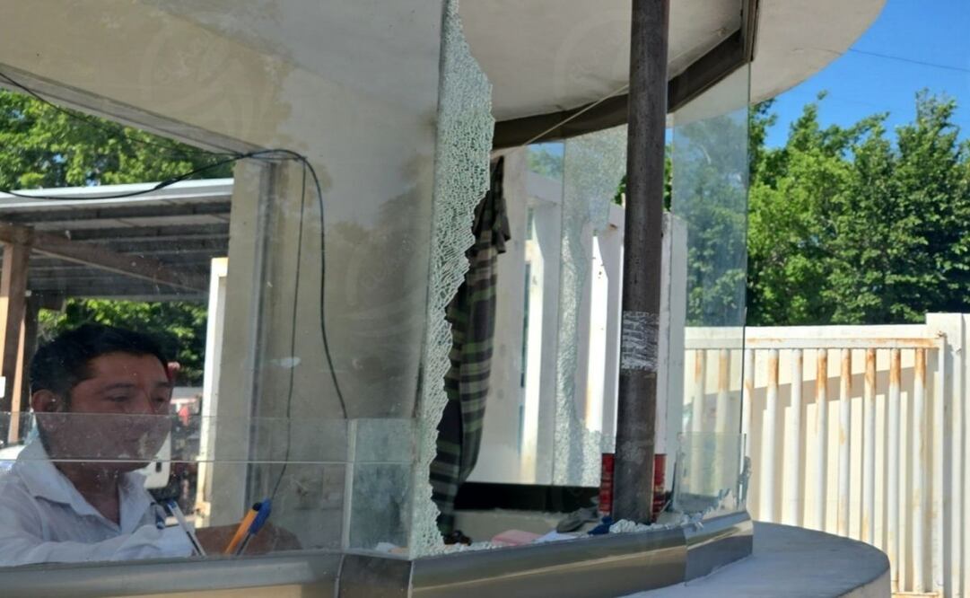 Apedrean oficinas de la CFE en Hunucmá, Yucatán (25/08/2025). Foto: Especial