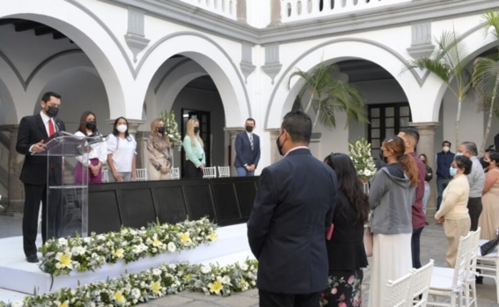 En San Valentín, cupido flecha a 370 parejas y se dan el sí en boda colectiva en Veracruz