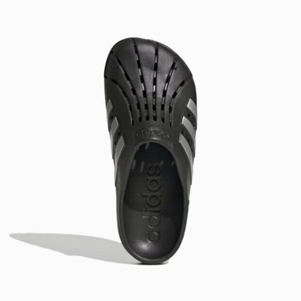 Los zuecos de Adidas que vienen a hacerle la competencia a los Crocs
