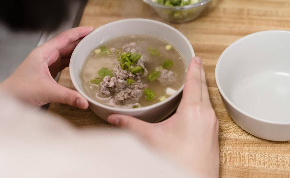 Caldo de res. Foto: Annushka Ahuja / Pexels