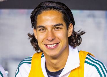 Jaime Lozano advierte a Diego Lainez: o juega o cuello