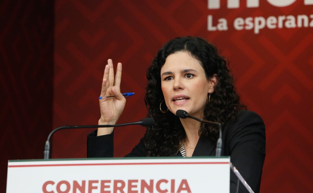 Luisa María Alcalde, dirigente nacional de Morena, afirmó que se busca una mejor representación en el Congreso, sin eliminar a las minorías. Foto Darío Luna/ EL UNIVERSAL