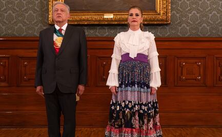 Así fue el vestido que lució Beatriz Gutiérrez en el Grito junto a AMLO