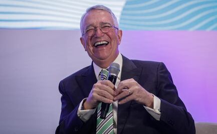 Salinas Pliego sugiere hacer libro de "pend... y anécdotas de chairos"; "sería algo divertido de leer"