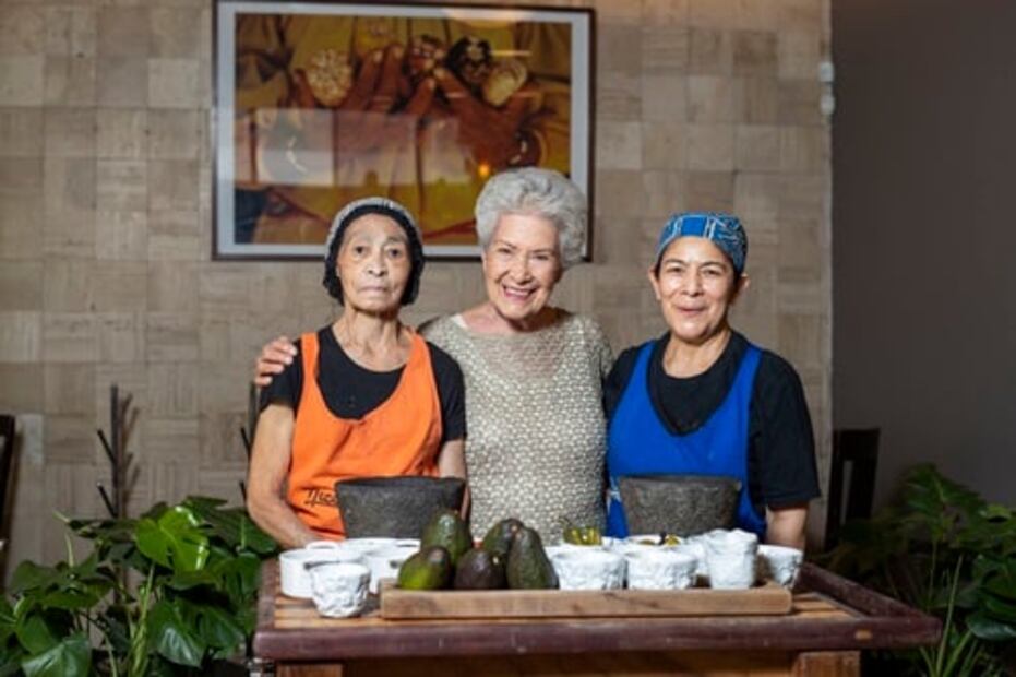 Nicos cumple su 65 años de vida y sabor