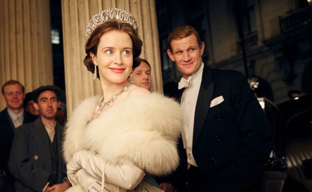 Claire Foy interpretó a la Reina Isabel y Matt Smith al príncipe Felipe en "The Crown", de Netflix FOTO: ARCHIVO