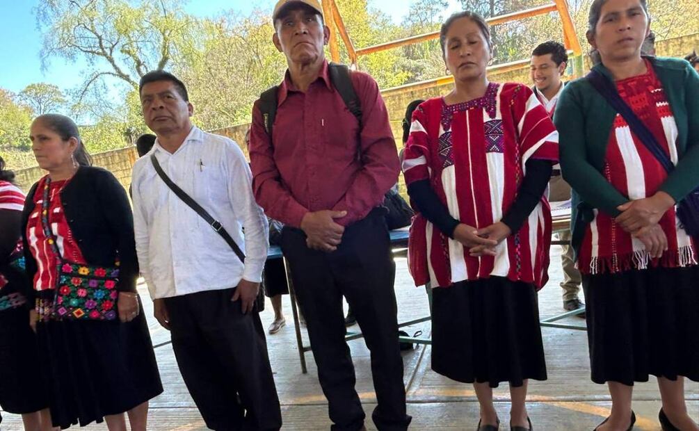 Este miércoles fueron electos a través de mano alzada regidores y síndicas en Oxchuc, Chiapas (26/02/2025). Foto: Especial