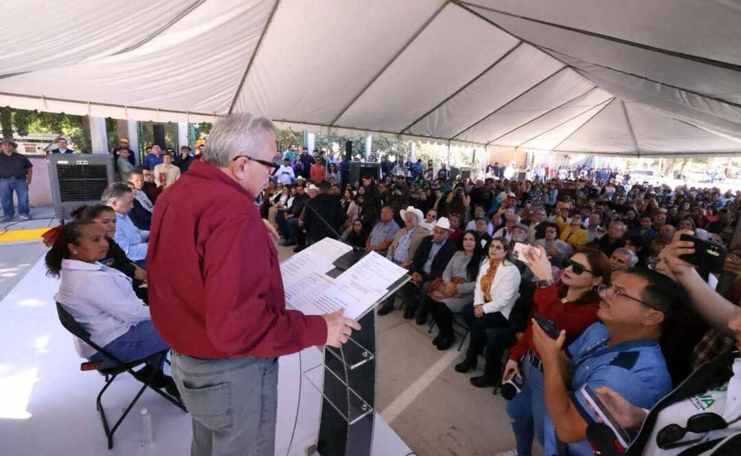 Rubén Rocha Moya inauguró la prolongación de esta vía en la margen derecha del Río Sinaloa. Foto: Especial