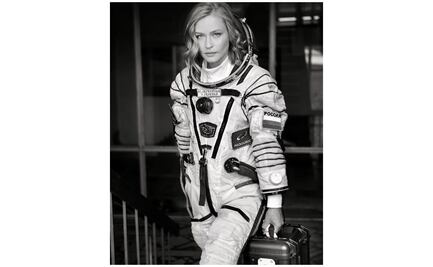 Médicos dan luz verde a director y actriz para rodar la primera película en el espacio