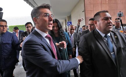 Critican a Sergio Mayer por "links" para descargar libros ilegalmente