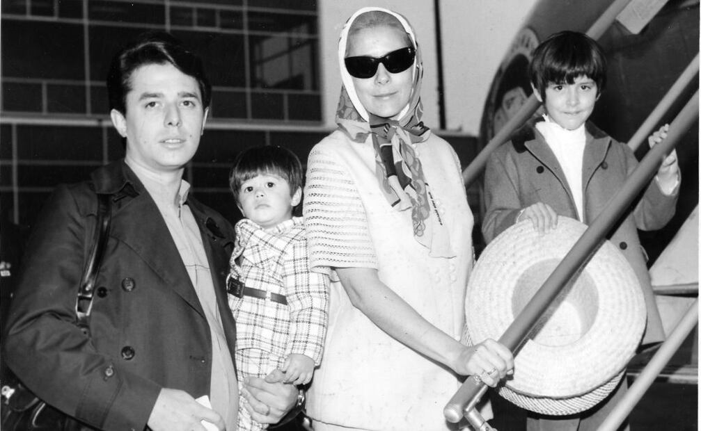 A finales de los años 60 Pinal estuvo casada con el cantante Enrique Guzmán, con quien tuvo a Alejandra Guzmán y Luis Enrique Guzmán. La actriz se casó en cuatro ocasiones y además de Alejandra y Enrique, tuvo a Sylvia Pasquel (de su matrimonio con Rafael Banquells) y a Viridiana Alatriste (de su matrimonio con Gustavo Alatriste) FOTOTECA / EL UNIVERSAL
