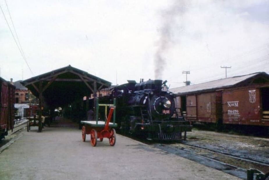 El "tren de juguete" que cruzaba los volcanes