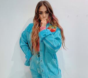 Danna Paola impacta con un vestido Dior