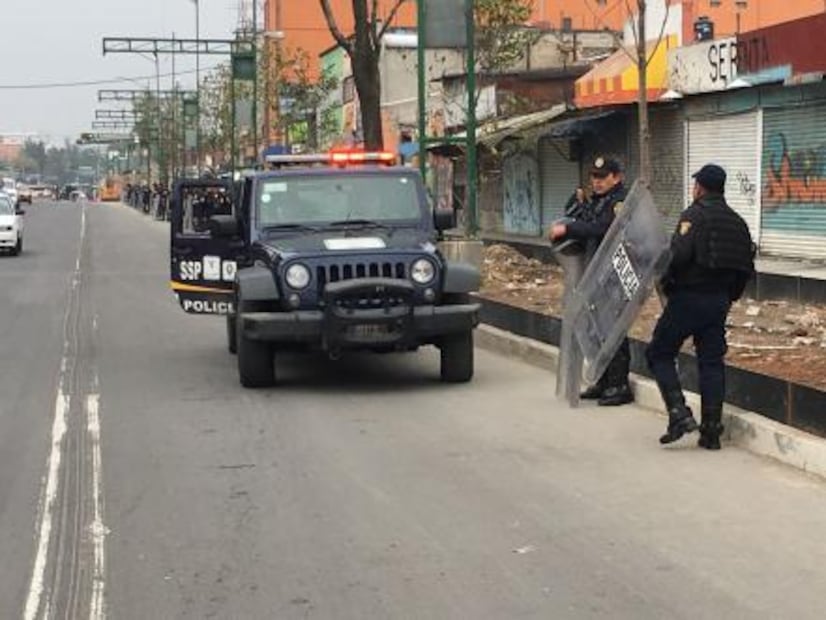 Despejan carril de contraflujo de Eje 1 Norte 
