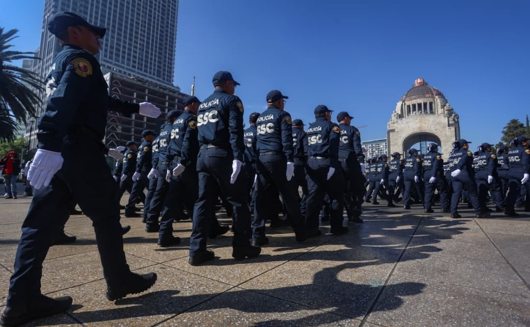 Desfile por el Día del Policía. Foto: Luis Camacho