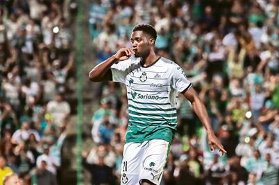 Djaniny Tavares va por Cardozo