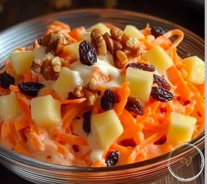 Ensalada navideña de piña. Foto: Instagram @ven_ami_cocina