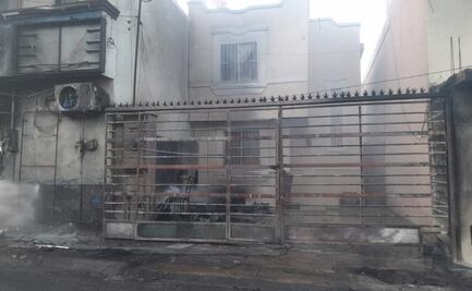 Incendio en taller de Santa Catarina, Nuevo León, daña cinco casas y 14 vehículos