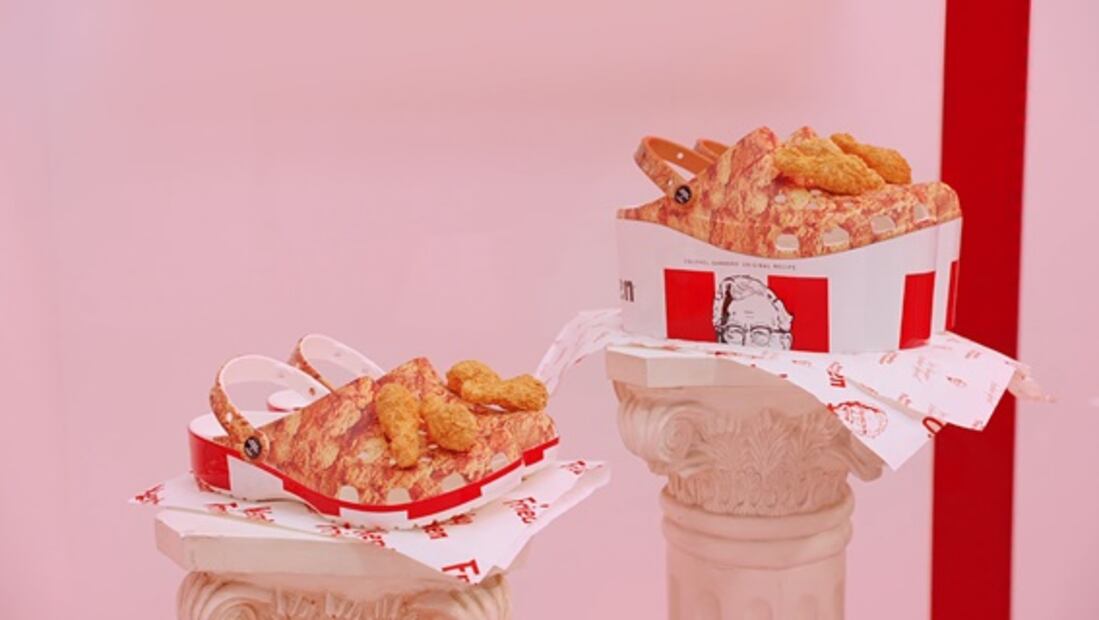 La colección que nadie esperaría: Crocs lanza línea con KFC