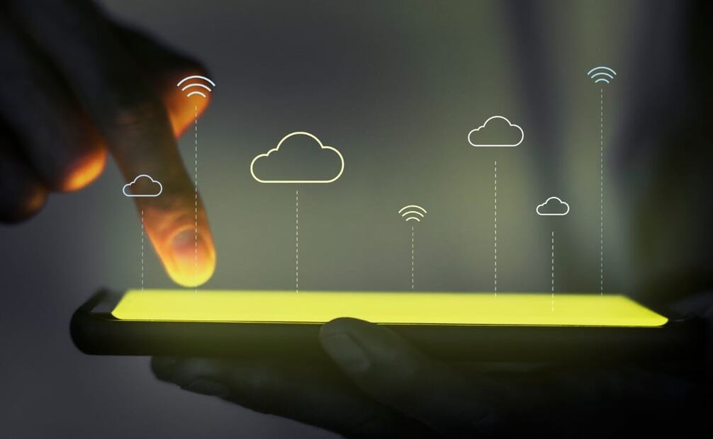 Puedes estar cometiendo estos errores que llenan la memoria de tu celular. Foto: Freepik