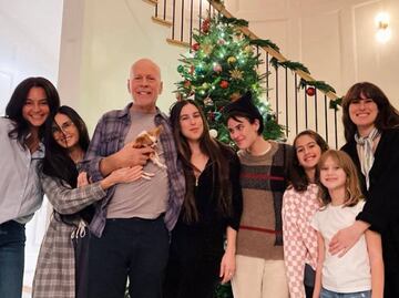 Las emotivas fotos navideñas de Bruce Willis con Demi Moore y su familia
