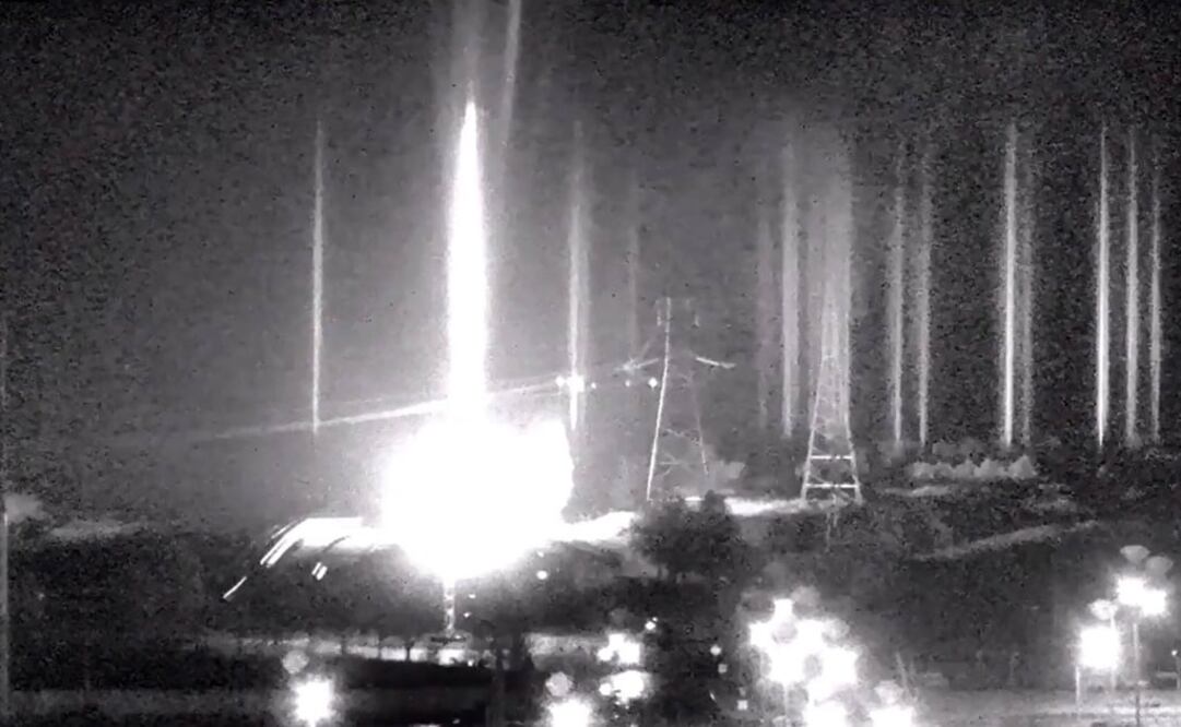 La central nuclear más grande de Europa se incendia tras un bombardeo.  Foto: AFP