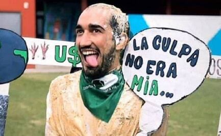 Joven en Argentina se disfraza de "víctima de feminicidio" en su graduación