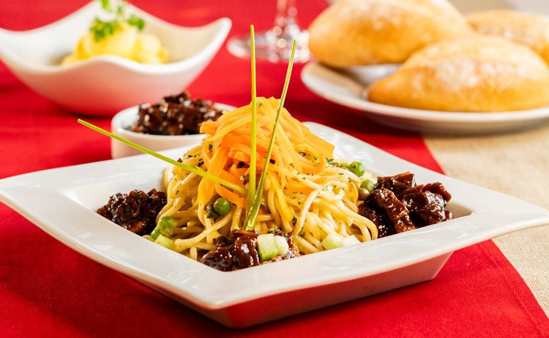 Fideos con salsa de frijoles. Foto: cortesía