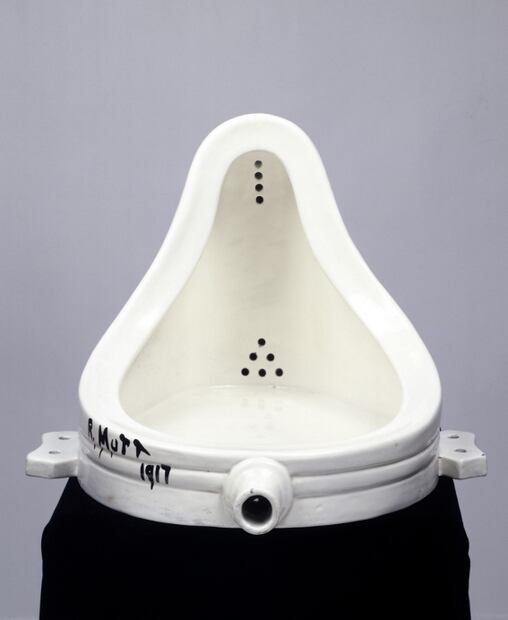 Así es el controvertido arte de Jeff Koons y Marcel Duchamp